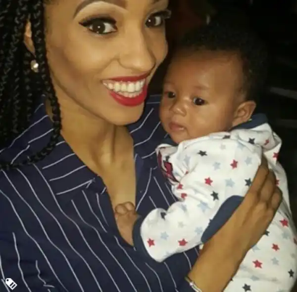 Checkout this cute photo of singer Di